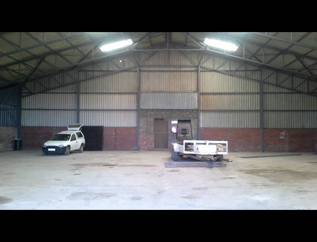 2,100M² FACTORY TO LET IN KRAAIFONTEIN INDUSTRIA